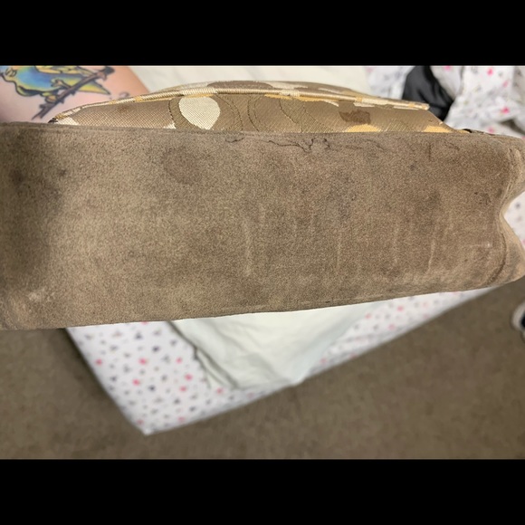 Nice Coach handbag. Small, good for necessities - Picture 4 of 7